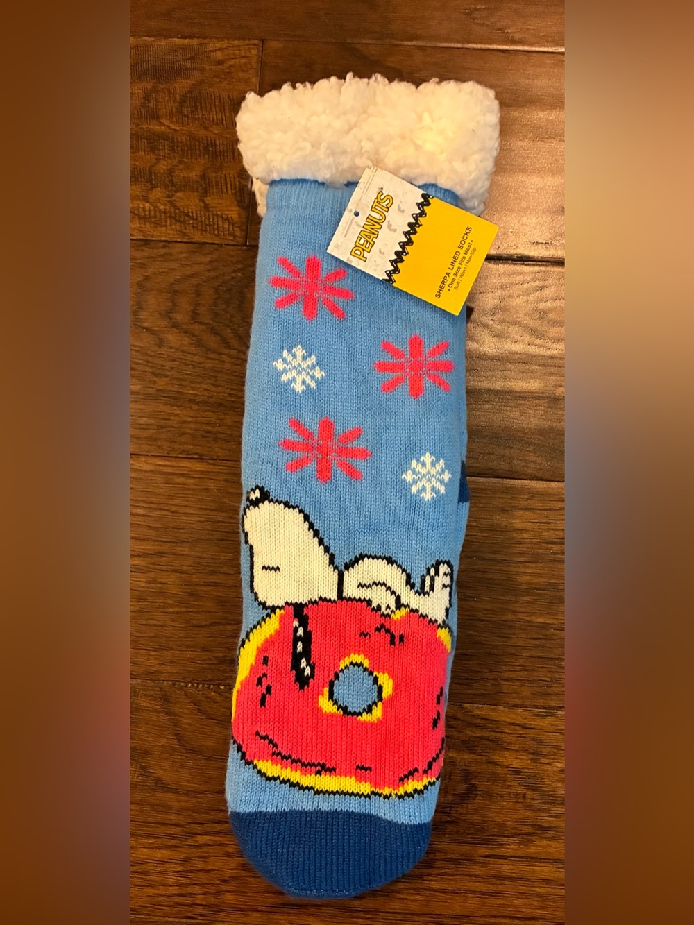 NWT Peanuts Sherpa Lined Non Slip Socks - Snoopy Laying On A Donut NEW
